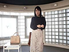 日本熟女的情色独奏表演