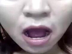 与成熟熟女的网络摄像头动作。