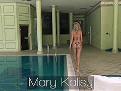 Mary Kalisys自我取悦的俄罗斯美女